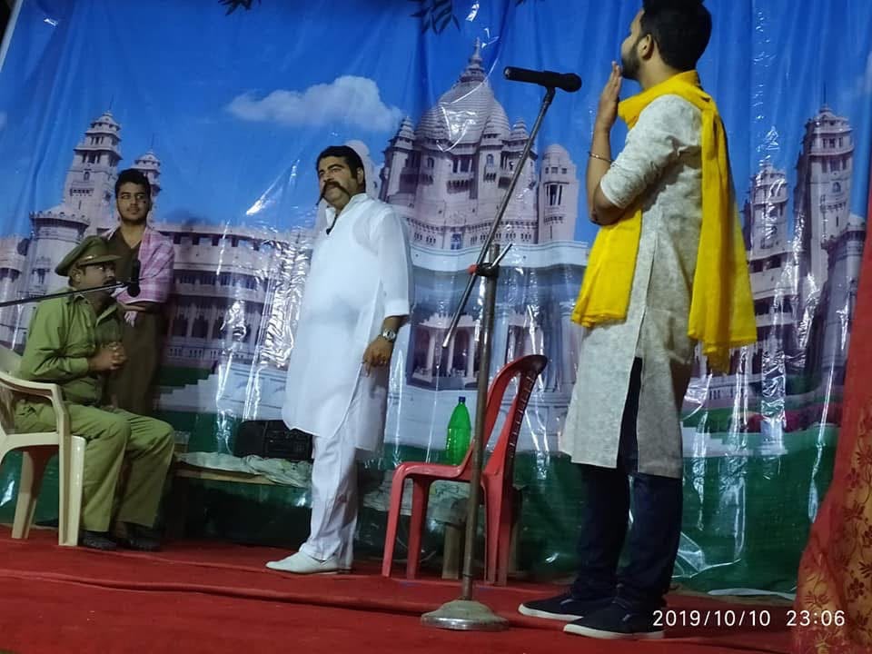 फिल्मी मंचन का दृश्य